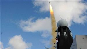 الجيش الأمريكي يعلن اعتراض وتدمير صاروخ باليستي ومسيرتين للحوثيين في البحر الأحمر