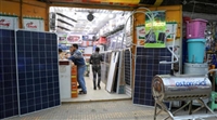 يمنيون يتجاوزون أزمة طاقة ولدتها الحرب بالألواح الشمسية