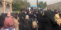 احتجاجات لطالبات جامعة العلوم بصنعاء تنديدا باستمرار سيطرة المليشيات عليها