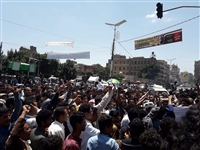 مظاهرات غاضبة في صنعاء تطالب بسرعة القصاص من قتلة "الأغبري" وتحذر من تمييع القضية