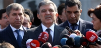 Gül: Türkiye seçimi tartışmalı bir ülke haline getirilmemeli
