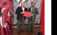 Çavuşoğlu Türkiye’deki Yemen Topluluğu Başkanı ile görüştü