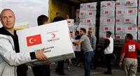 Türk Kızılay’ının Yemen’e yardımları sürüyor