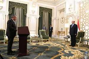 Şura Meclisi Başkanı Bin Dağr Cumhurbaşkanı Hadi’nin huzurunda yemin etti