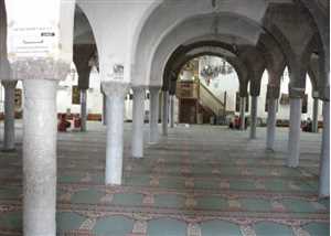 Yemen’de Husiler 400 yıllık  tarihi bir camiyi yıktı