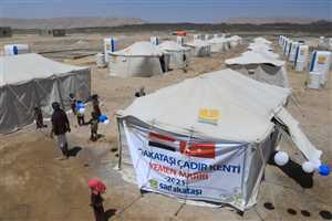 جمعية حجر الصدقة التركية تفتتح مخيمات للاجئين في مأرب