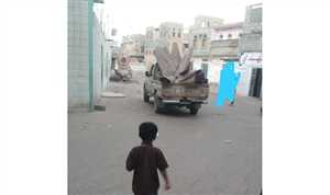 مليشيات الحوثي تنهب اثاث ومحتويات أحد مساجد بيحان (صورة)