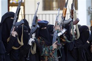 منظمة حقوقية تكشف عن مقتل قرابة 1000 امرأة يمنية خلال ست سنوات من الحرب