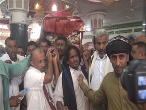 فيديو.. مليشيات الحوثي تصفي شيخاً قبلياً بارزاً في الحديدة ظهر في فيديو يكشف إجرامهم
