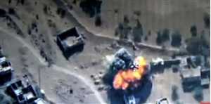 Koalisyon savaş uçaklarının Harad beldesine yönelik hava saldırısında çok sayıda Husi öldürüldü