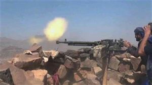 قوات الجيش تشن هجوما عنيفا على مواقع الحوثيين غرب محافظة تعز