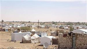 اللجنة الوطنية للتحقيق في حقوق الإنسان تستمع إلى عدد من الضحايا في مخيمات النازحين بمأرب