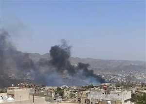 قذائف الحوثي تفتك بالمدنيين في تعز.. إصابة أم و2 من أبنائها بجروح خطيرة (صور)
