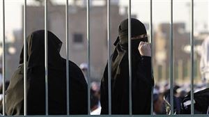 مركز حقوقي: الحوثيون يمارسون انتهاكات ممنهجة بحق المرأة اليمنية وصلت حد أحكام الإعدام