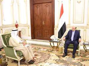 رئيس الجمهورية يبحث مع أمين عام مجلس التعاون الخليجي الجهود الأممية والدولية لتحقيق السلام في اليمن