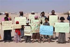 نازحوا مخيم "السُميا" يطالبون بحمايتهم من قصف الحوثيين