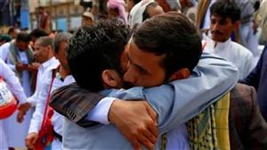 تشمل 2223 شخصاً بينهم شقيق هادي ووزير دفاعه الأسبق.. اليمن يشهد أكبر صفقة تبادل للأسرى منذ الانقلاب