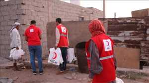 الهلال الأحمر التركي يوزع 500 سلة غذائية في محافظة أبين