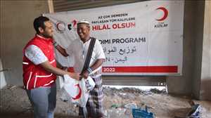 كانت أطلقتها بداية شهر رمضان.. الهلال التركي يختتم حملة توزيع 5 آلاف سلة غذائية