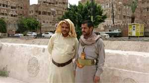 مليشيات الحوثي تعتدي بالضرب على أحد مشايخ صنعاء المقربين من محمد الحوثي