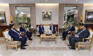 Yemen Cumhurbaşkanlığı Konsey Başkanı El Al-Alimi yurtdışı gezisinin üçüncü durağında Mısır