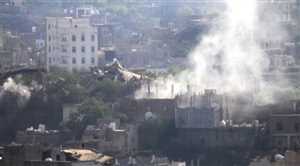 مليشيات الحوثي تجدد قصف الأحياء السكنية غربي مدينة تعز