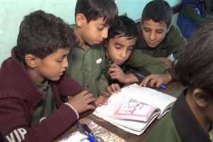 مليشيا الحوثي تدشن عملية إحلال معلمين موالين لها في المدارس الابتدائية بصنعاء