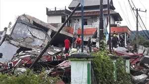 مصرع اكثر من 40 شخصاً في زلزال ضرب جزيرة جاوة الغربية في إندونيسيا