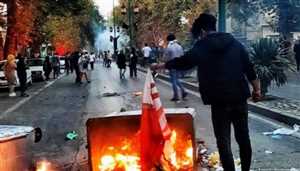 تصاعد الاحتجاجات الإيرانية وأنباء عن مقتل 13 متظاهرا خلال الـ24 ساعة الماضية في اشتباكات مع قوات الأمن