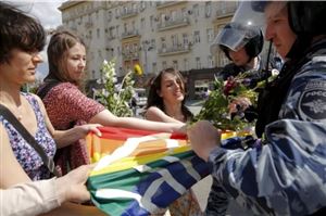 روسيا تقر قانوناً جديداً يفرض غرامات مالية ضد مروجي المثلية الجنسية