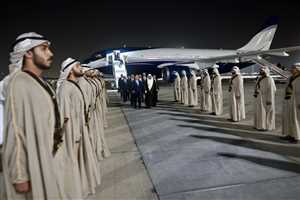 العليمي يصل الإمارات ومصادر حكومية تكشف هدف الزيارة