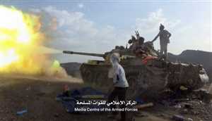 في اشتباكات استمرت 3 ساعات.. قوات الجيش الوطني تشن قصفاً على مواقع الحوثيين في أبين
