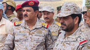 وزير الدفاع يبحث مع قائد قوات التحالف في عدن الموقف العسكري