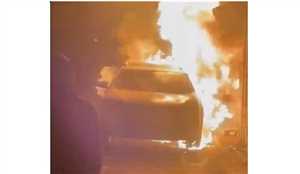 في ظاهرة متكررة.. مجهولون يحرقون سيارة مواطن في محافظة إب