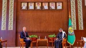 خلال لقاءه المبعوث الاممي.. البدوي يؤكد عزم مجلس التعاون على دعم جهود تعزيز الأمن والاستقرار في اليمن