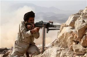 قوات الجيش الوطني تستهدف تحصينات الحوثيين شرق تعز