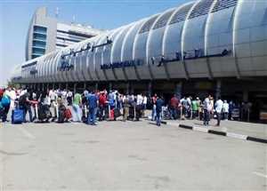 السلطات المصرية تمنع عشرات المسافرين اليمنيين من دخول القاهرة
