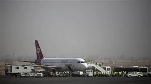 الحكومة اليمنية ترفض اعتذار طيران اليمنية اجلاء اليمنيين العالقين في السودان