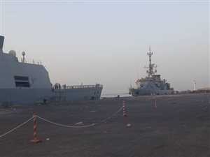 عبر البحر.. السفارة اليمنية في الخرطوم تؤكد إجلاء 450 من العالقين في السودان