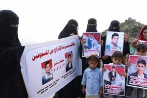 أهالي أسرى لدى الحوثيين يطالبون بالضغط من أجل الافراج عن أبنائهم