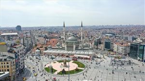ميدان تقسيم التركي.. مركز مدينة إسطنبول النابض