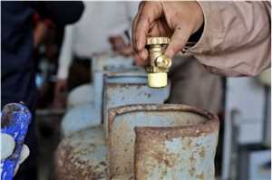 Marib’de  hasarlı 100 bin gaz tüpünün vanaları değiştiriliyor