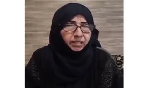 عدن.. قيادي في المجلس الانتقالي يعتدي على اكاديمية في جامعة عدن