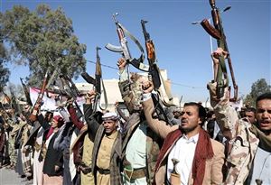 الحكومة: استبدال مليشيات الحوثي "تحية العم" عمل تصعيدي خطير يكشف حقد المليشيا الدفين على الثورة والجمهورية