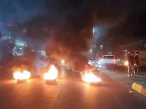 عدن.. احتجاجات ليلية تنديدًا باستمرار انقطاع التيار الكهربائي