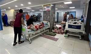ينامون بجوار الجثث بدون طعام ولا ماء.. هكذا يعيش نازحو غزة بمستشفى الشفاء المحاصر!