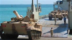 الكشف عن معدات عسكرية إماراتية جديدة في طريقها إلى سقطرى