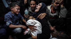 العدوان الإسرائيلي في يومه الـ121.. 272 شهيدا وجريحا خلال 24 ساعة بغزة وتحذيرات من هجوم وشيك على رفح