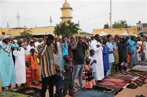 عشرات القتلى والجرحى بهجومين على مسجد وكنيسة في بوركينا فاسو