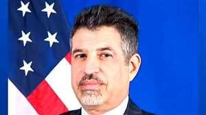 السفير الأمريكي لدى اليمن يؤكد أن الهجمات الحوثية في البحر الأحمر عرّضت جهود السلام للخطر